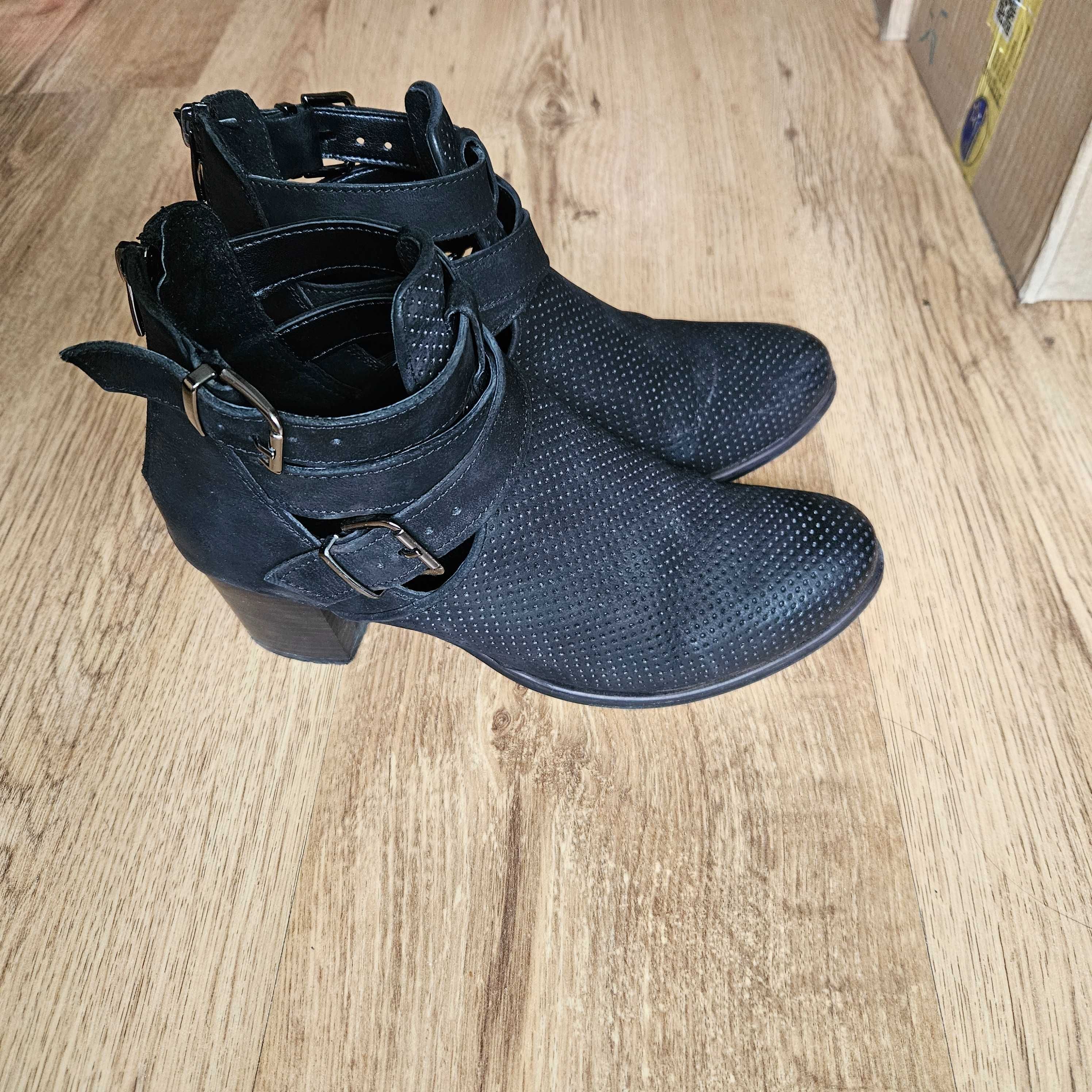 Botki czarne skórzane LASOCKI, r. 38, jak NOWE