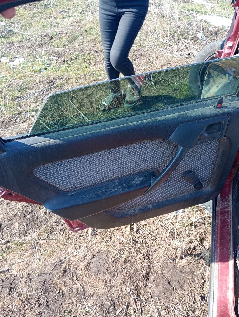 Opel Vectra A стекло двери задней левой