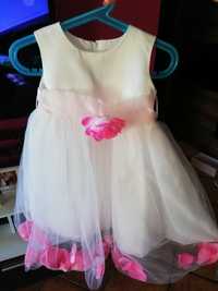 Piękna  biało -różowa sukienka z płatkami róż