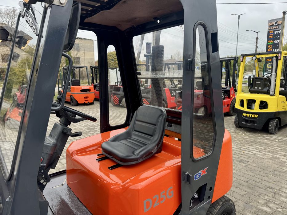Навантажувач Doosan D25G Дизель погрузчик