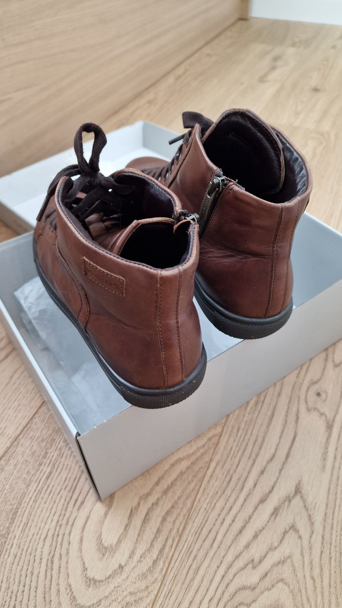 Trzewiki sneakers Wojas 620952 brązowe sznurowane i na ekspres