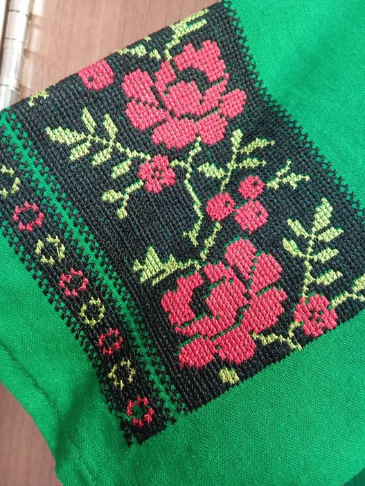 Жіноча сукня вишиванка