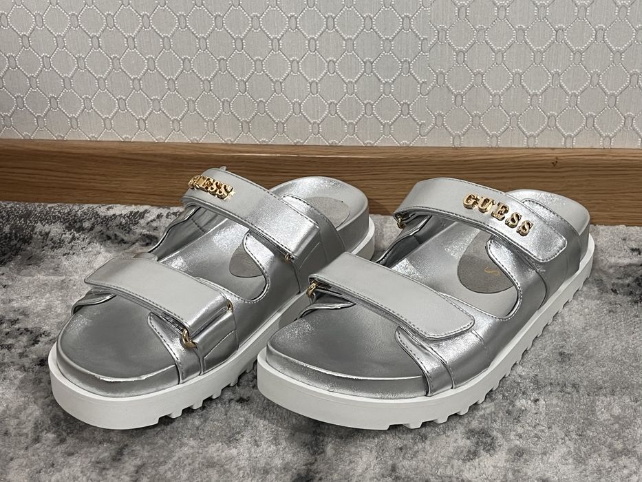 Жіночі шльопанці/слайдери GUESS