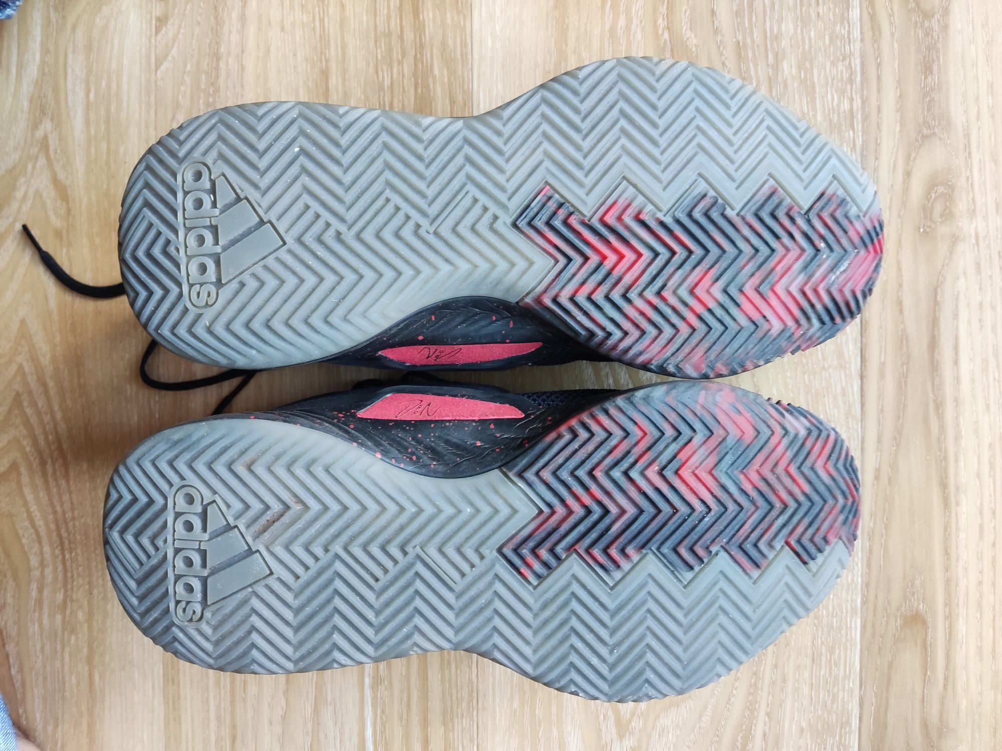 Sapatilhas de basquetebol Adidas Dame 5 People's Champ usadas