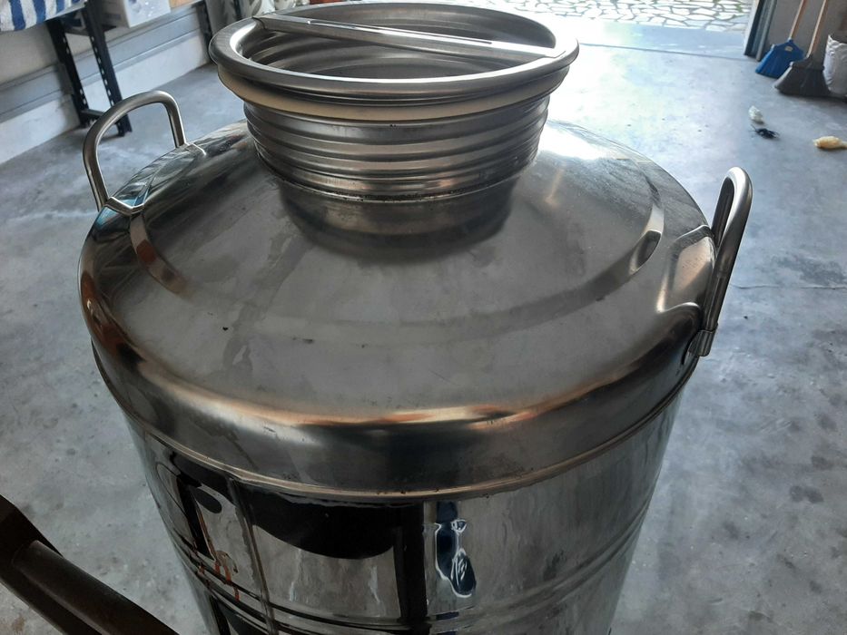 Depósito em inox para azeite 100 L.