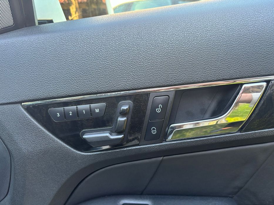 Mercedes-Benz E 350 CDi V6 Avantgarde BlueEfficiency Auto