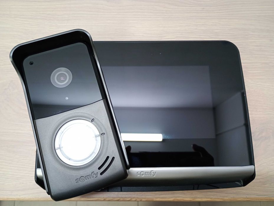 Wideodomofon SOMFY V500 PRO io z modułem Connect