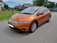 Honda Civic VIII    UFO    1.4 16V    173000 km    Super Stan