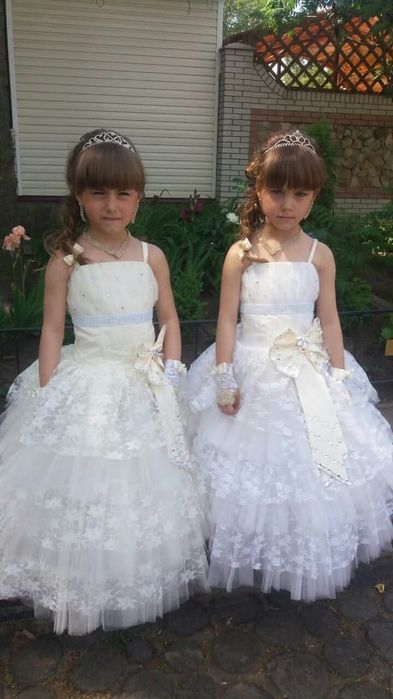 Продам дві сукні