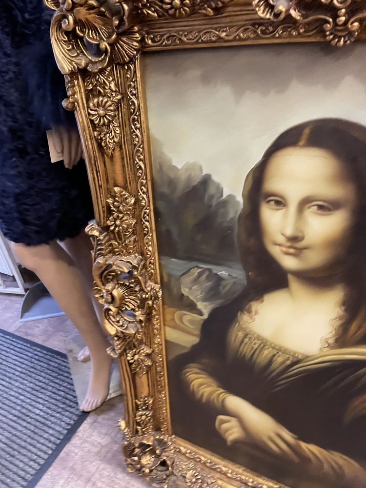 Картина Мона Лиза в красивой рамке