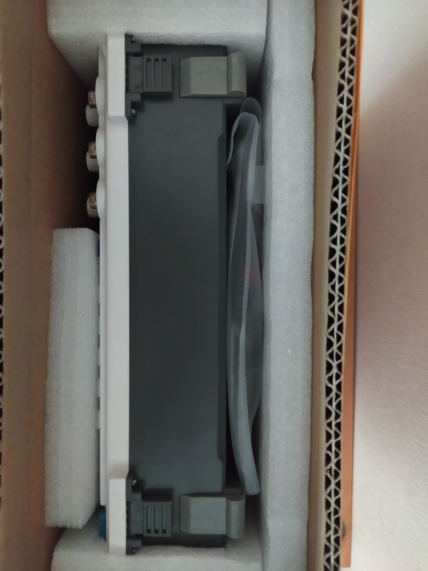 Осциллограф FNIRSI-1014D 2 канала 100MHz 1Gsps, генератор, 7", 5 В