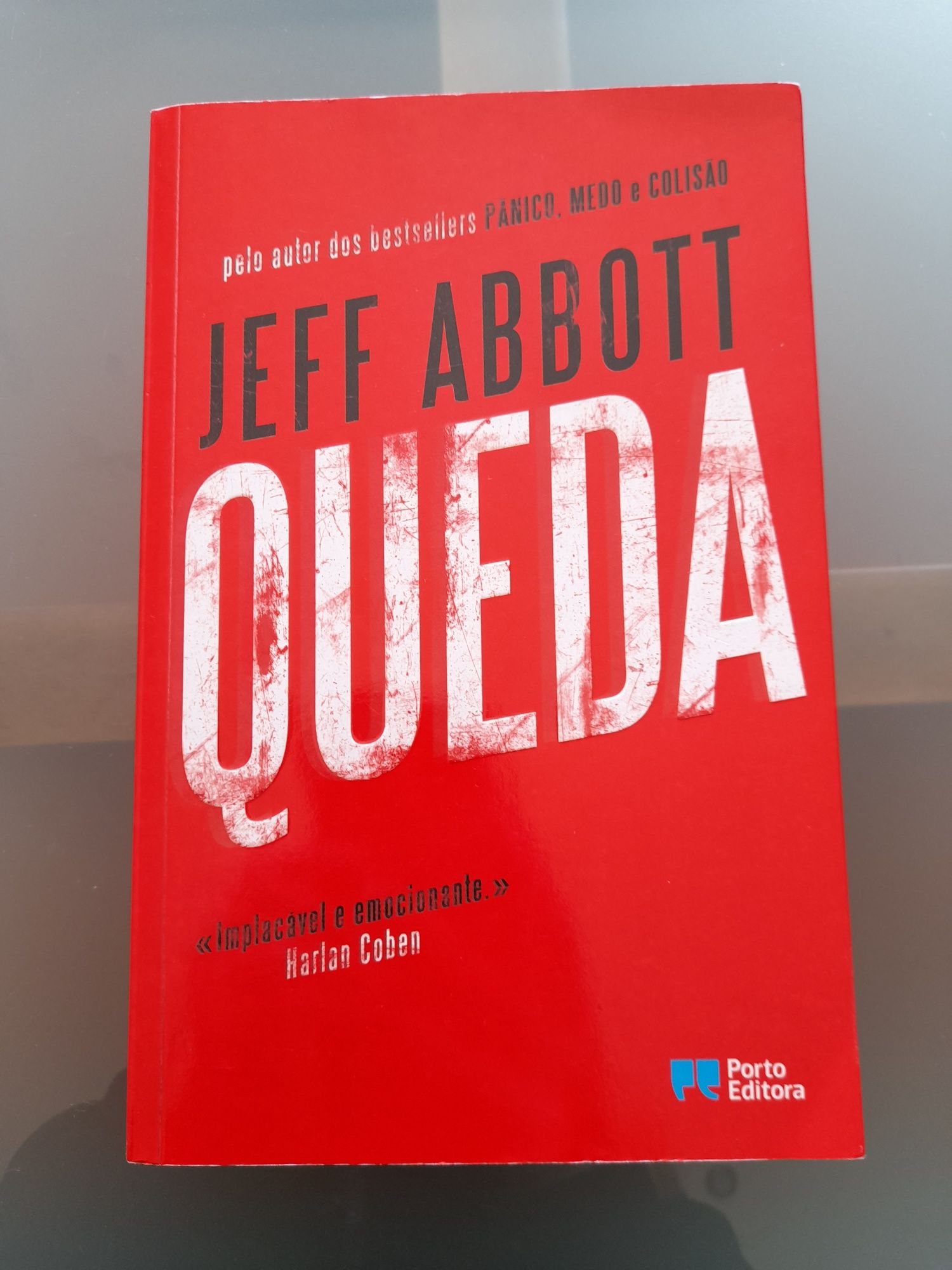 Livro - "Queda" de Jeff Abbott