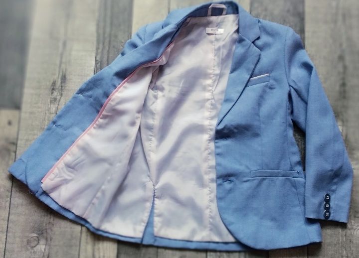 elegancka ekskluzywna jasnoblekitna marynarka chlopieca 5-6 lat