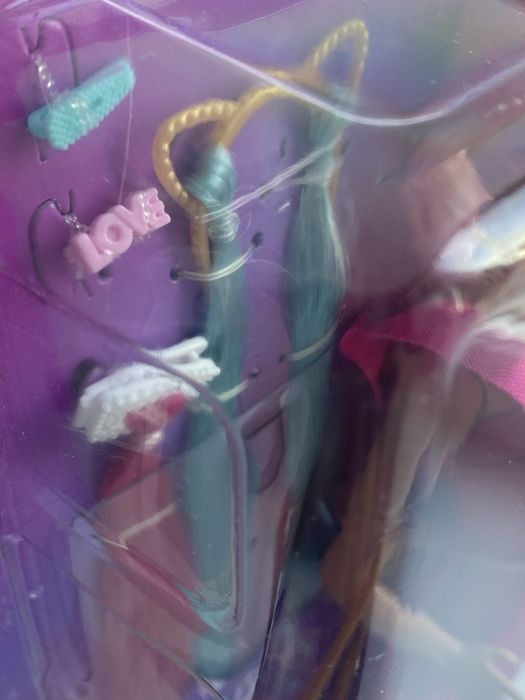 Barbie з пасмами волосся