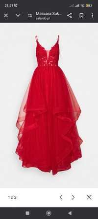 Czerwona suknia balowa