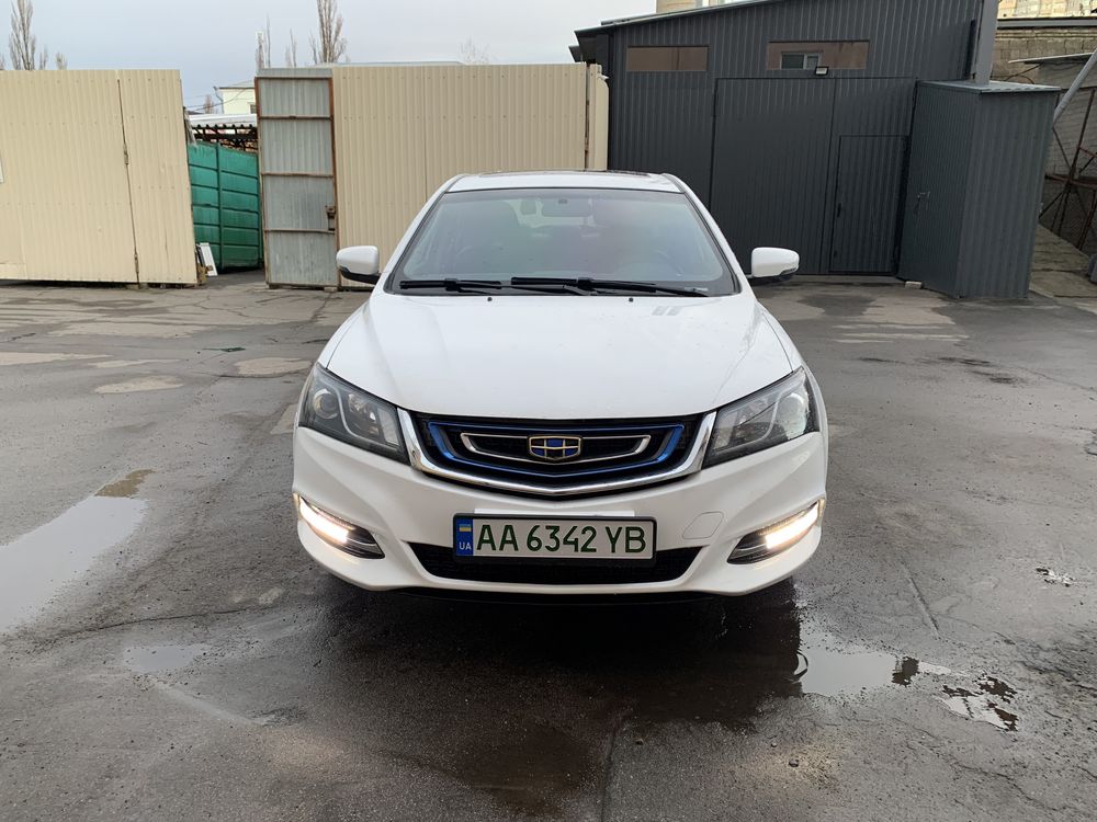 Оренда електромобіля Geely Emgrand EV300