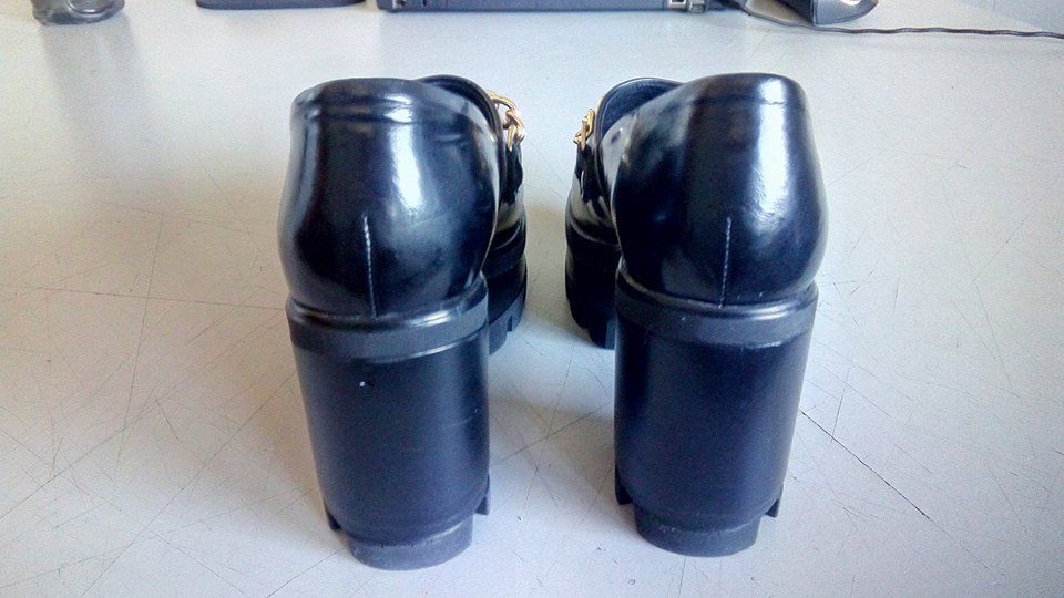 URGENTE Vendo Sapatos 35 /36 praticamente novos