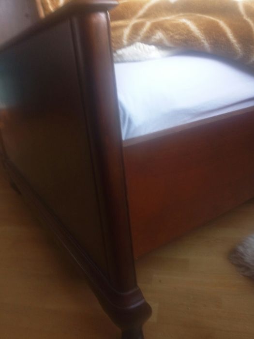 Продам две односпальные кровати, дерево