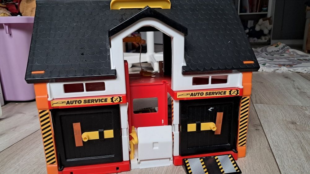 Garaż Wader Play House Auto serwis