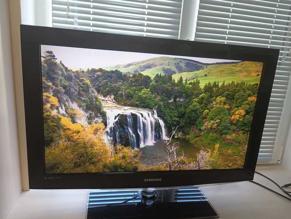 Монітор-телевізор 32" Samsung Телевизор-Монитор