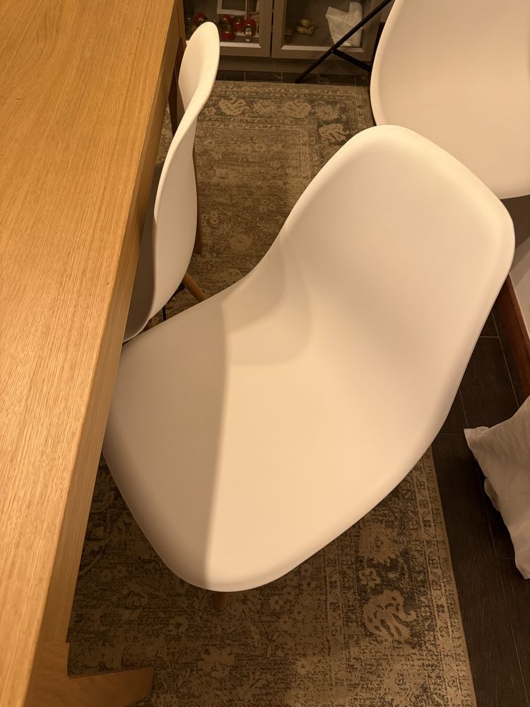 Mesa de jantar extensível IKEA bege (4 a 6 lugares) – Excelente estado