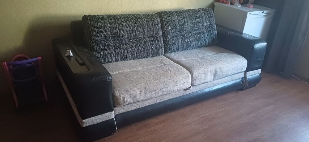 продається розкладний диван
