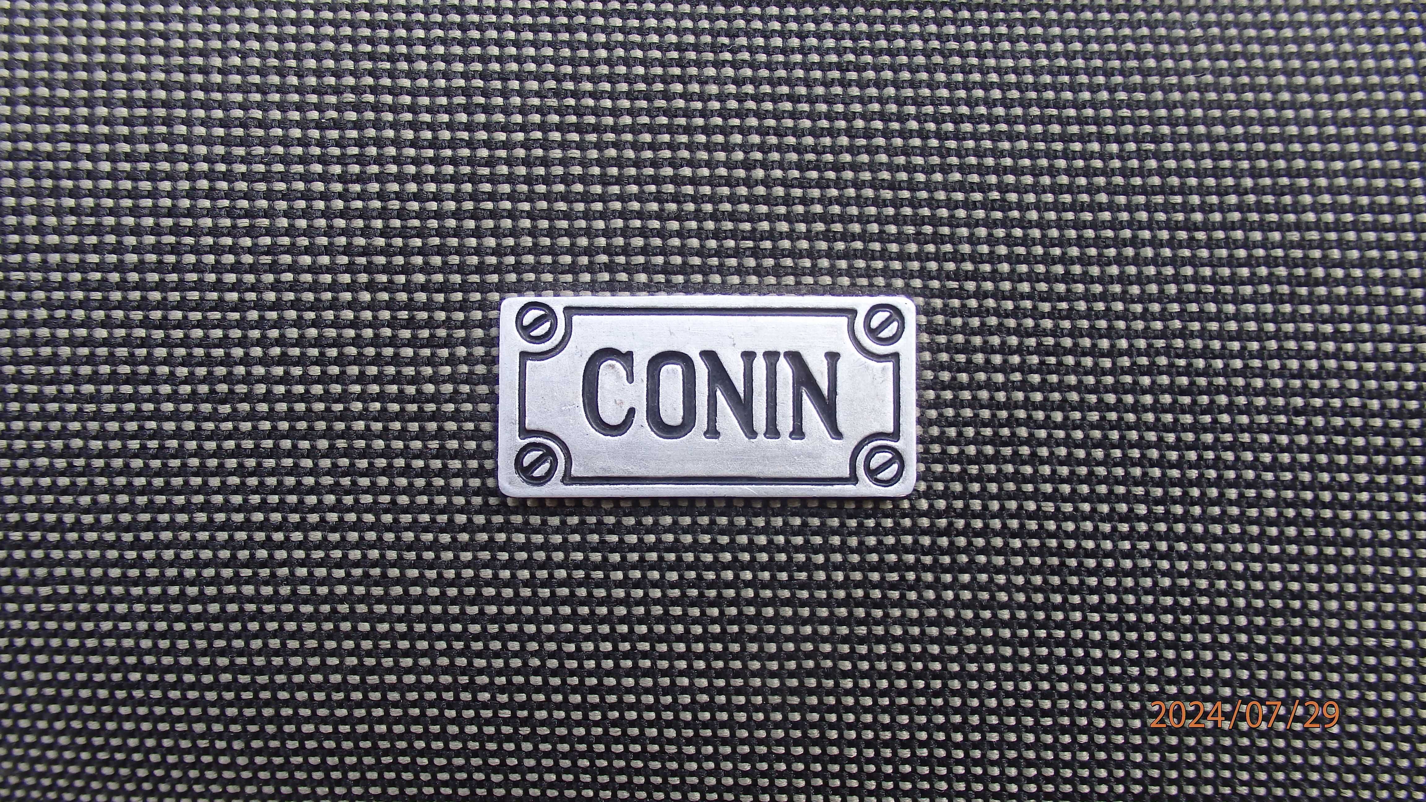 Walizka firmy Conin
