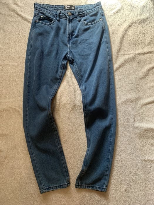 Джинси синього кольору