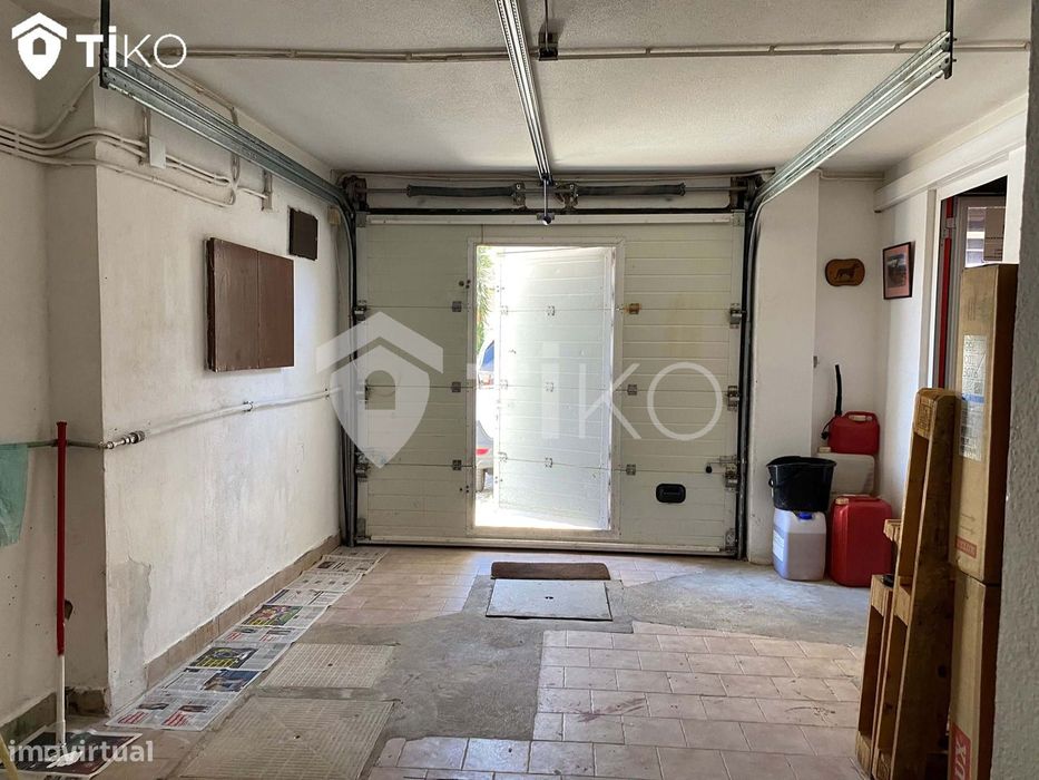 Garagem ampla e multifuncional na Quinta do Conde
