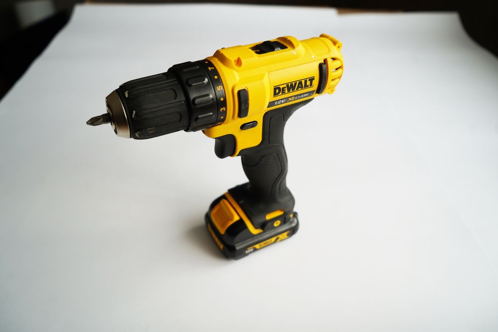 Шуруповерт De Walt 12v