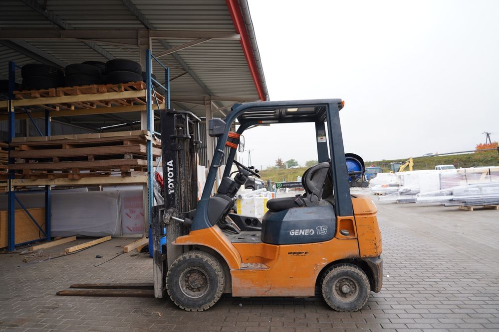 Toyota wózek 02-7FLGL15