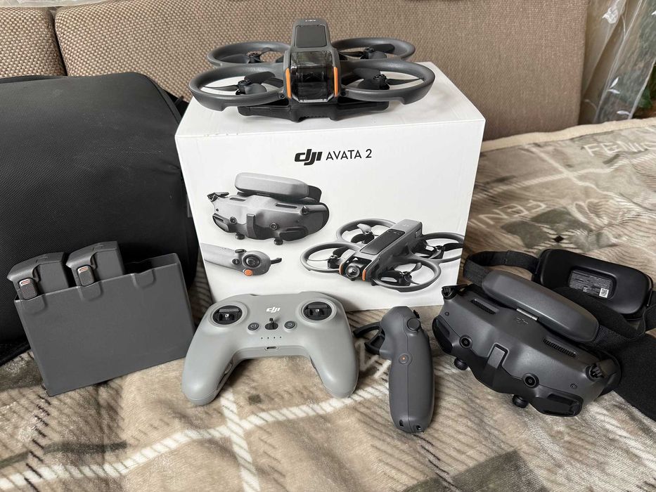 Дрон DJI Avata 2 Fly More Combo С пультом DJI FPV Remote Controller 3