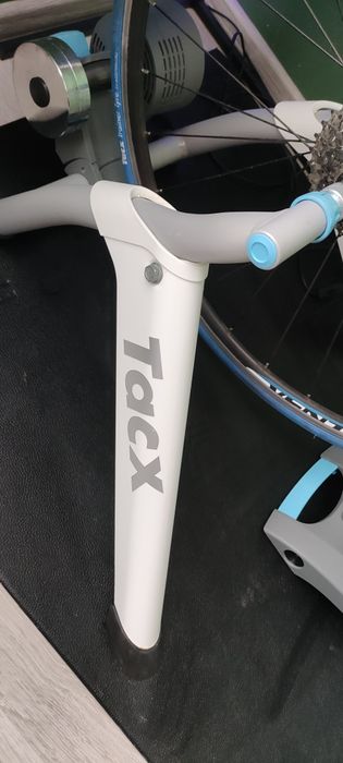 Trenażer Tacx Flow Smart z oponą!