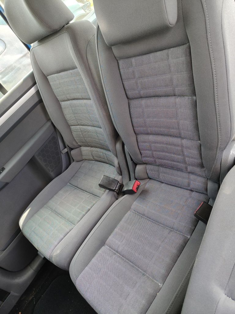 Wnętrze fotele Touran Volkswagen 2006