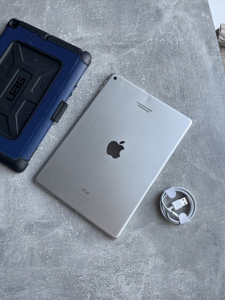 Ipad air 2 64 gb + чохол кабель