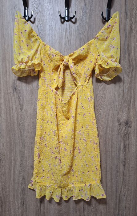 Sukienka letnia z wycięciem żółta mini na gumce S-L hiszpanka