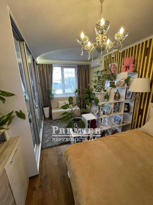 В продаже дом на берегу моря.