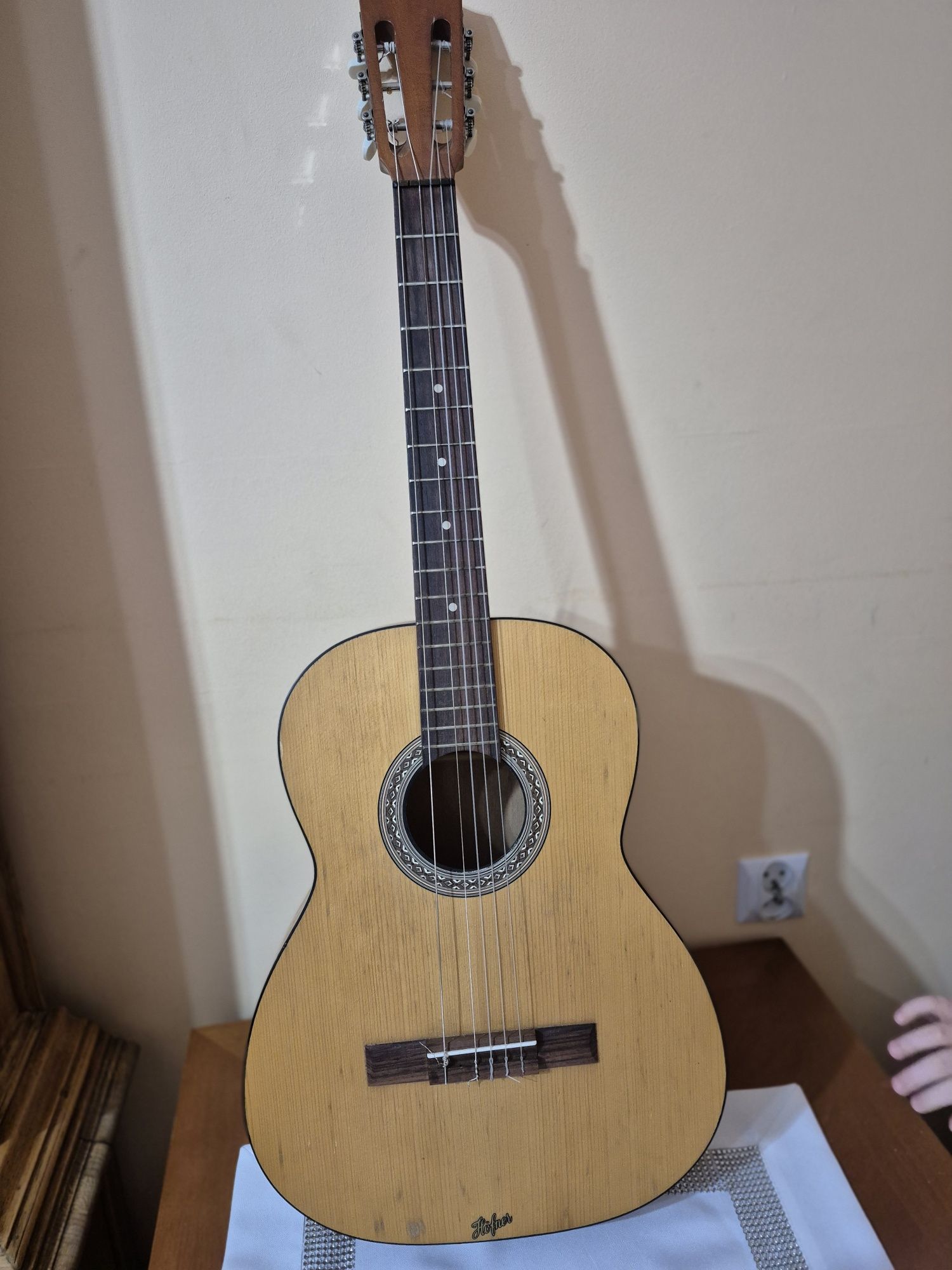 Klasyczna gitara Hofner