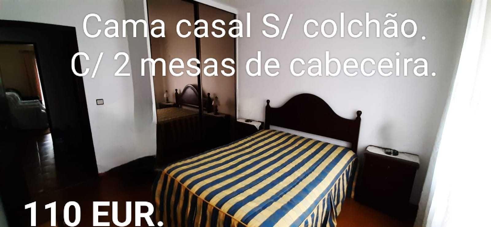 Cama de Casal com 2 mesas de cabeceira