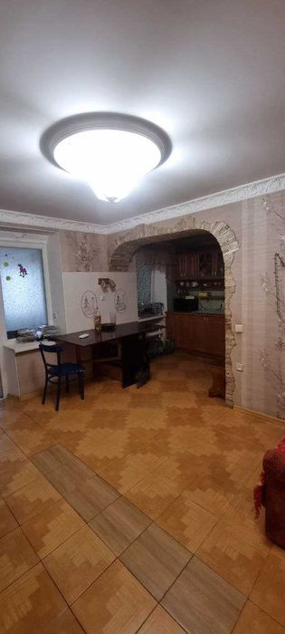 Продаж 4к квартири 68 кв. м на Енгельса