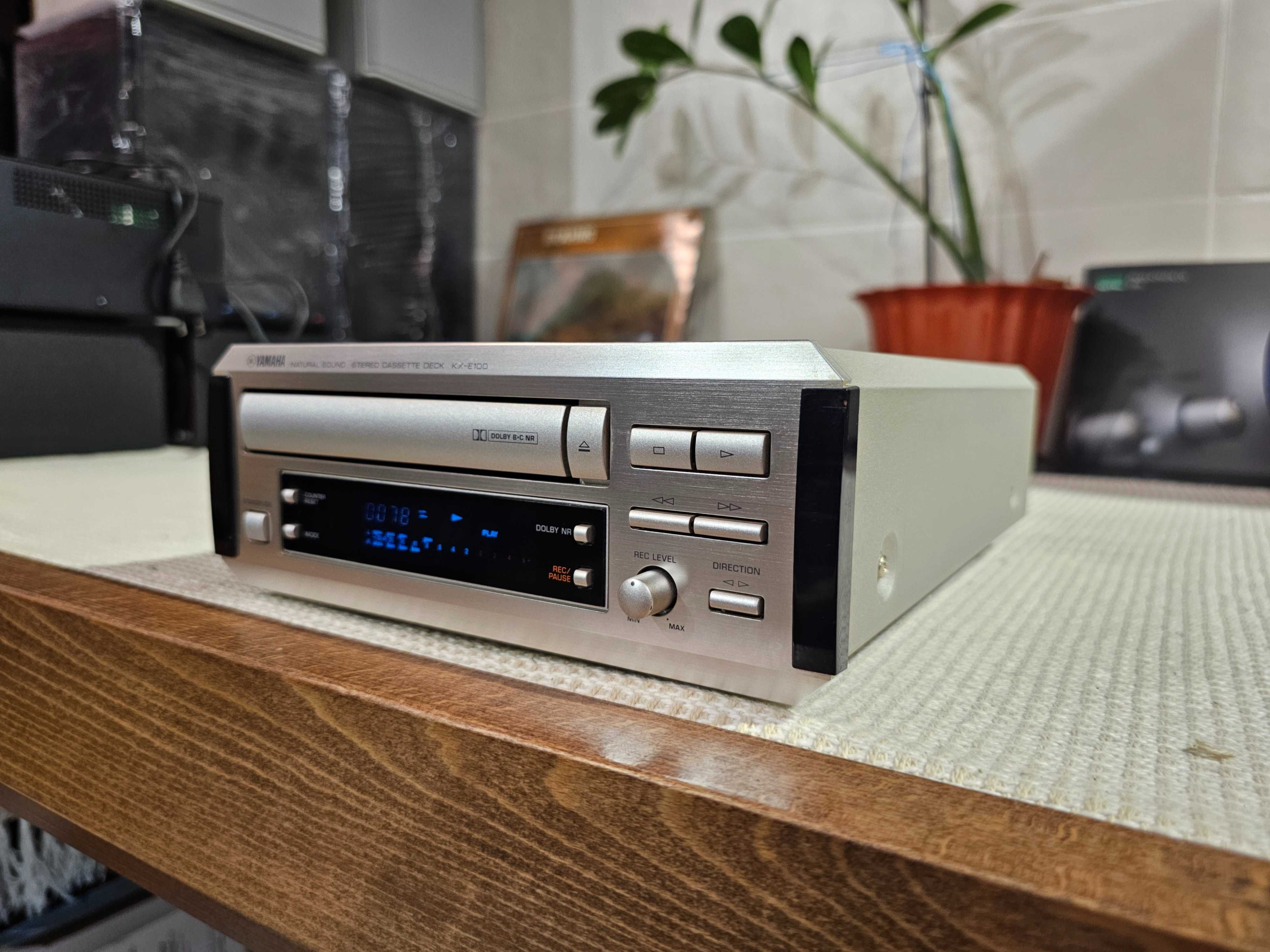 Касетна дека Yamaha KX-E100