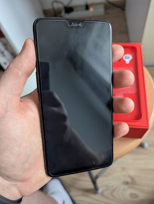 OnePlus 6 8GB/128GB – uszkodzony, na części – idealny ekran