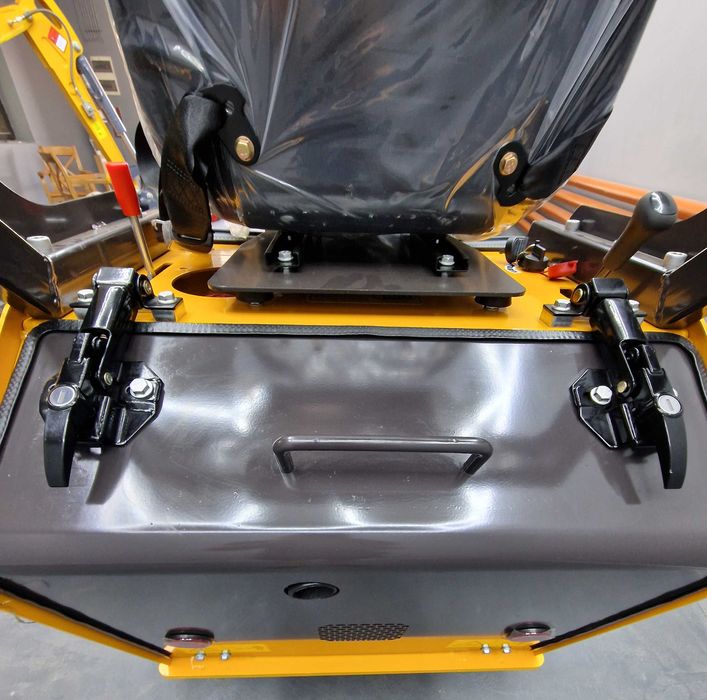 Minikoparka Nowa Berger Kraus BK800BS skrętne ramie z łyzka 38cm