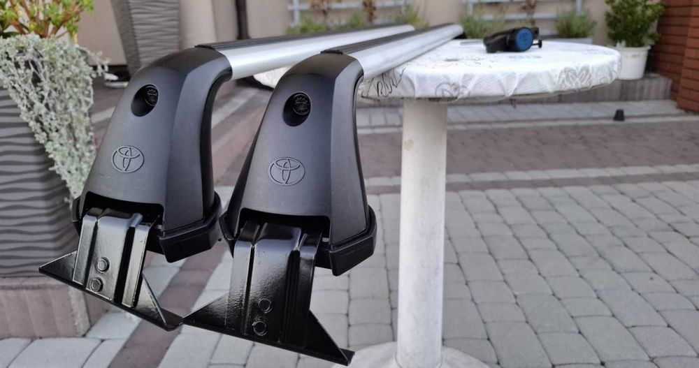 Oryginalny Bagażnik Dachowy Toyota Auris II Belki Poprzeczki Nie Thule