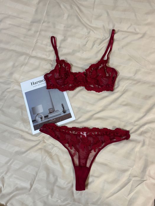 Неймовірний мереживний комплект білизни