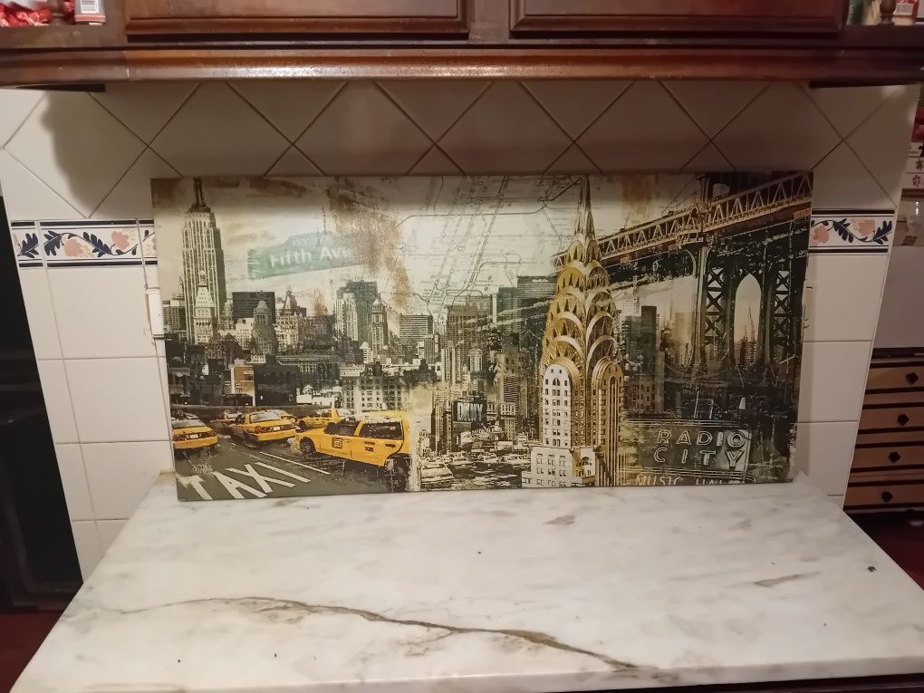Quadro em Tela Decorativo 
Bom Estado Geral 
1m Horizontal × 50cm Vert