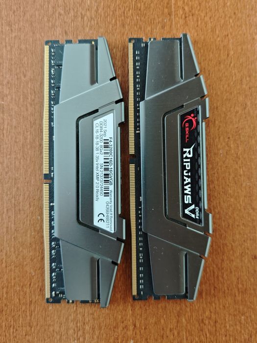 Memória RAM UDIMM G.SKILL Ripjaws V 16GB (2x8GB) DDR4-3200MHz