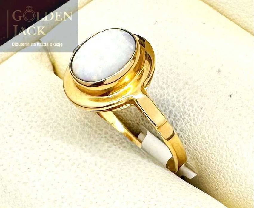 Złoty pierścionek z Opalem złoto pr. 585 rozmiar 13 waga 2,22 g