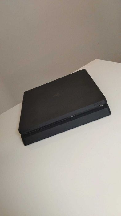 Playstation 4 (1 TB) + GTAV + WATCH DOGS 2 + 1 COMANDO ORIGINAL