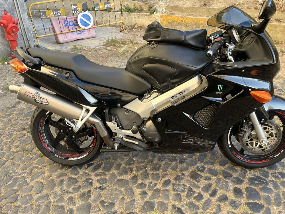 VFR800 fi 1998.
